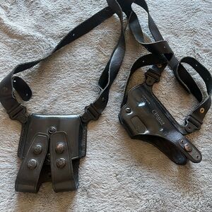 Men's Black Leather shoulder holster